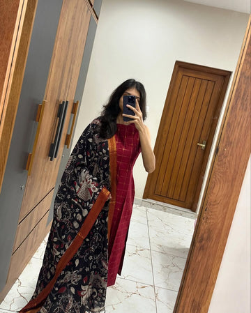 Pure Cotton High Collar Neck Detailing With Sleeveless Pattern